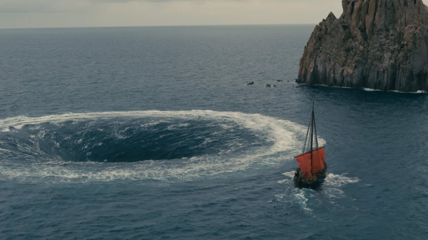 Una nave si avvicina a un vortice marino, scena tratta da Odissea (2026)